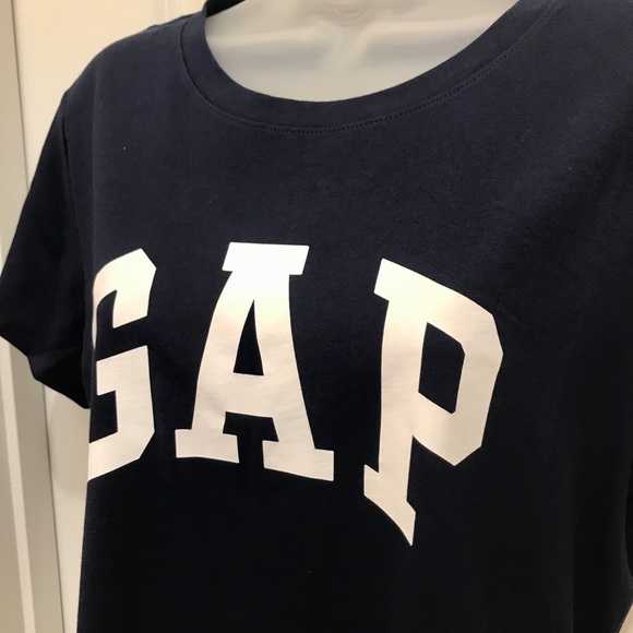 Gap Logo Tee - NWT - Picture 1 of 7